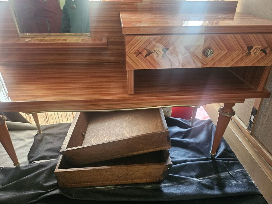 Винтидж салонна мебел с огледало