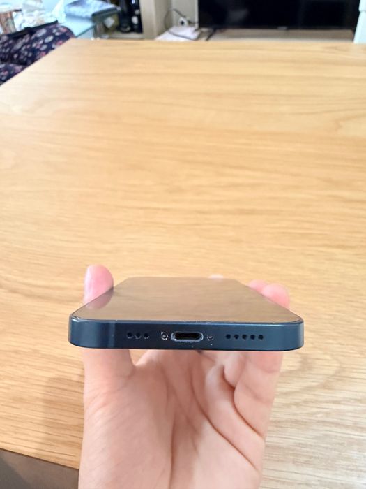 Vând iPhone 13 stare buna