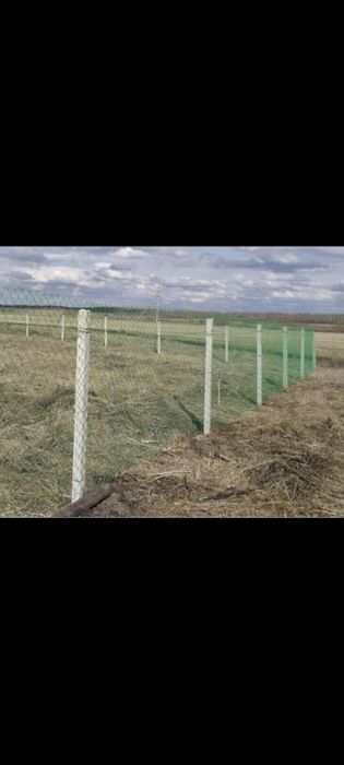 Столбы бетонные для ограждений и садов
