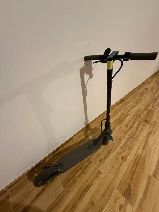 Vând trotinte electrică