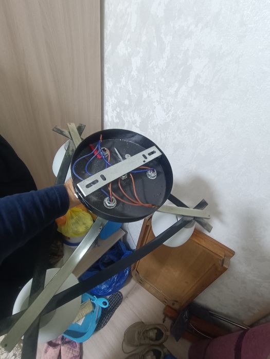 Люстра зверь, сатамын люстра найзағай.