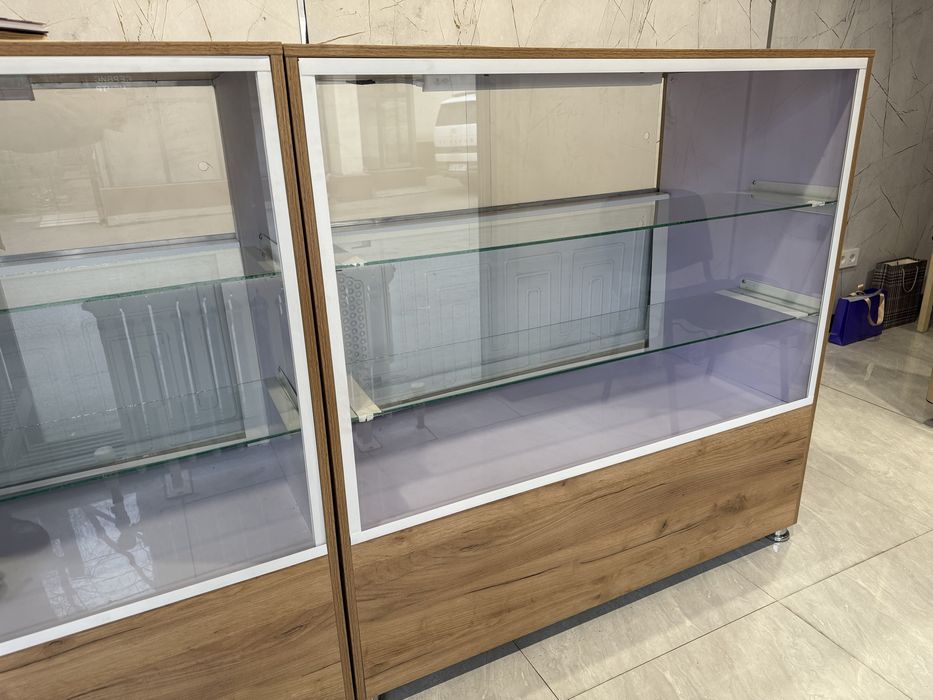 Продам холодильные витрины с подсветкой