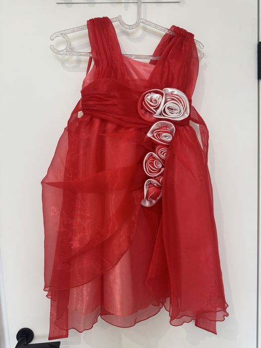 Нарядные платья для девочки