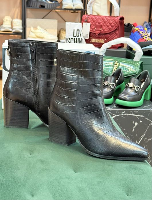 Елегантни дамски боти MEXX