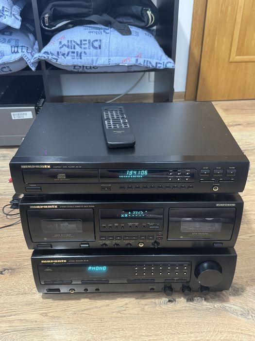 Linie audio Marantz cu telecomanda