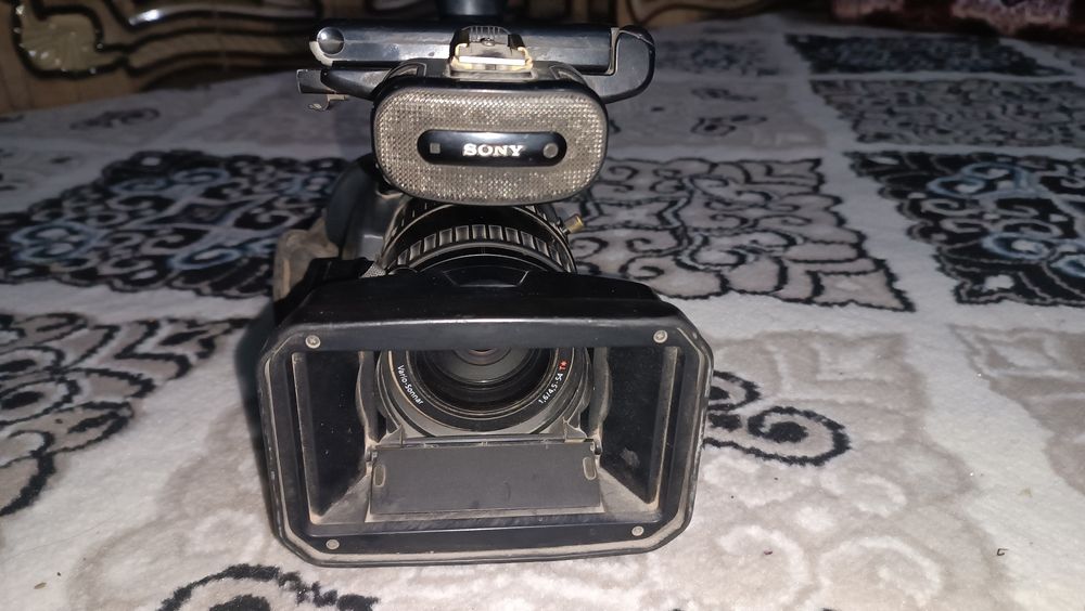 Sony z1. Nosoz zapchastga