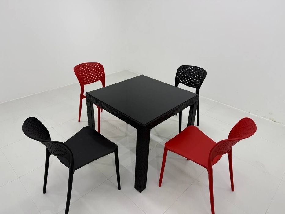 Plastmassa stullar Пластиковые  стулья