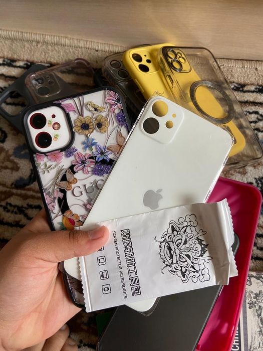 iPhone 11 красный