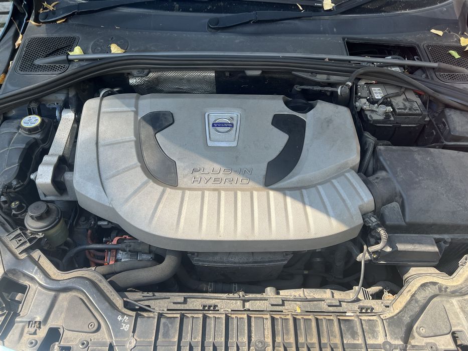 Volvo V60 Plug-In Hybrid D6 AWD НА ЧАСТИ