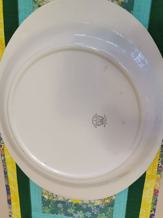 Овално плато с колекционерска стойност