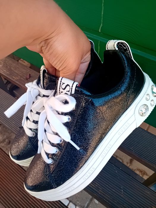Guess adidasi ca noi