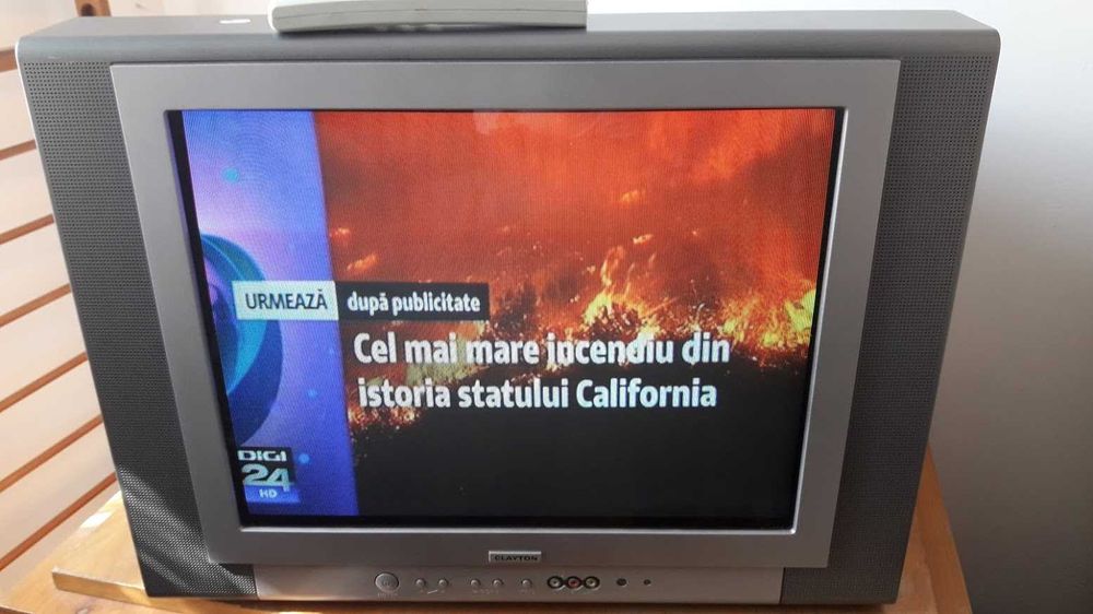 Televizor COLOR Clayton cu tub, are Teletext , diagonala 54 cm .