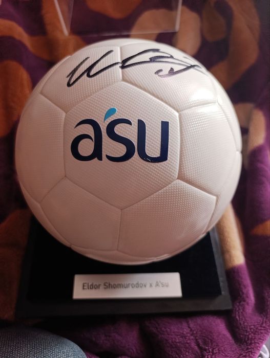 Futbol fanatlari uchun womirodob qoʻl qoʻygan asu dan yutib olingan