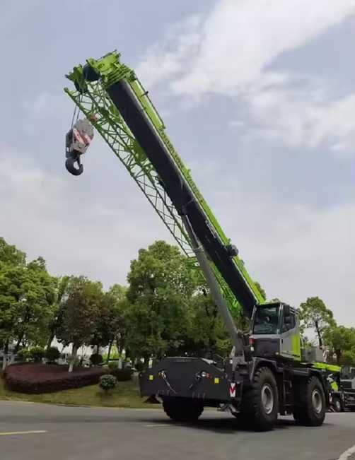 Внедорожный колесный ZOOMLION кран ZRT600V552 60tonn (марка Zhonglian)
