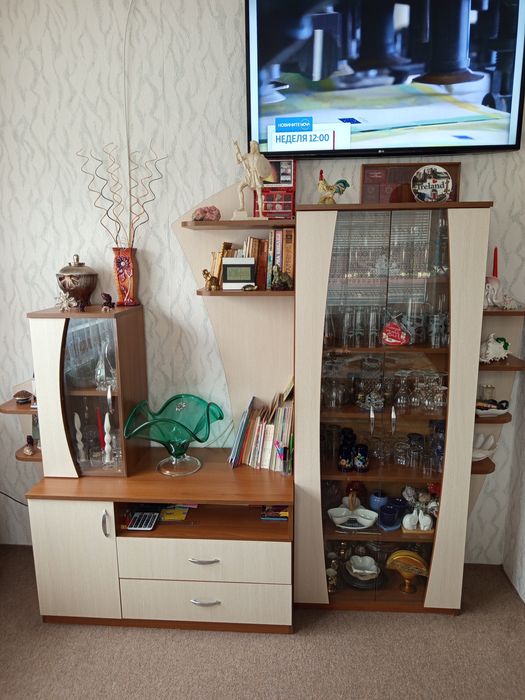 Продавам секция в отлично състояние