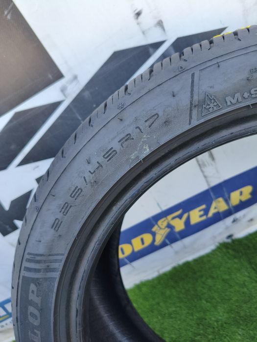 225 45 17 Dunlop