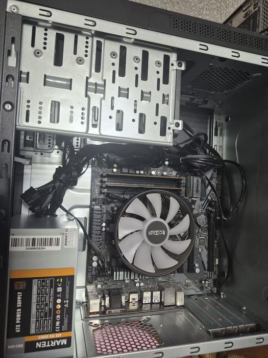 Продам стстемнфй блок Core i5 10400