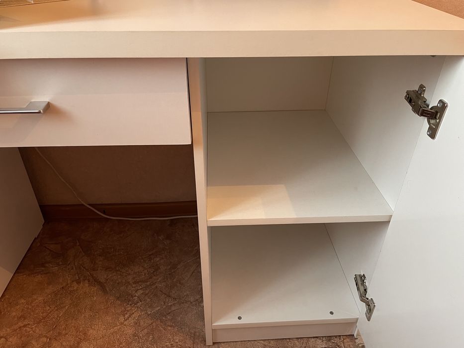 Письменный стол