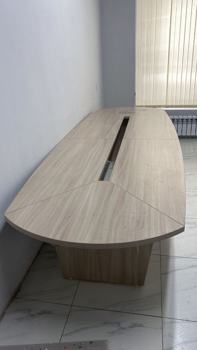 Офоисной стол для совещания керемет