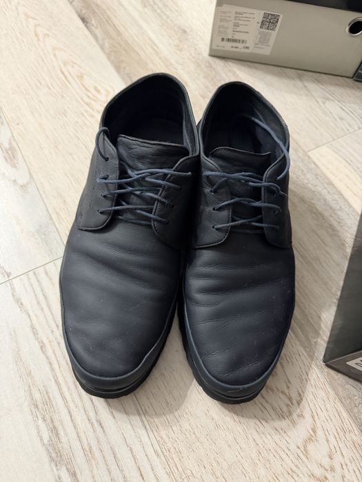 Обувь в оригинале.