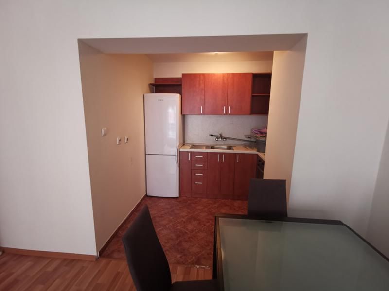 Дава се под наем Тристаен апартамент в София, Хиподрума - 70 кв.м за 790 € - Снимка #2