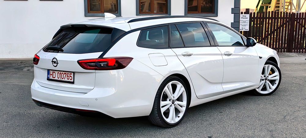 Opel Insignia AUTOMAT / 165CP / Jante 20" / Keyless / Full LED