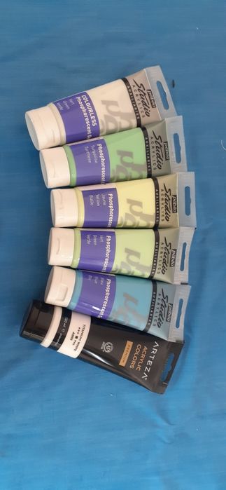 Акриловые краски фосфоросцентные.