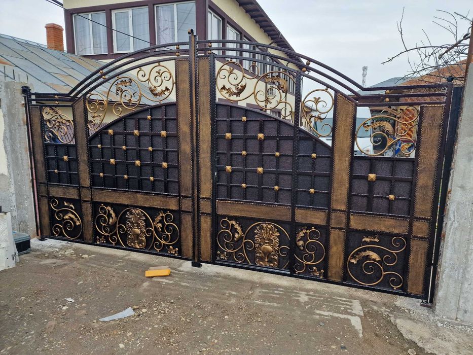 porti,garduri,balustrade din fier forjat
