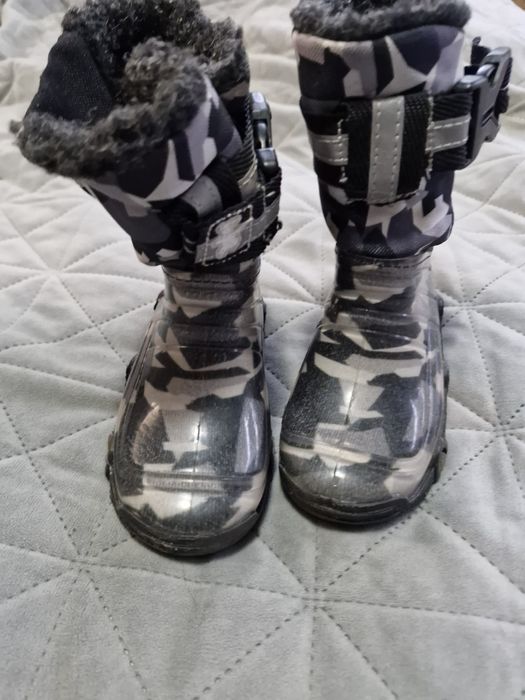 Продавам много малко носени обувки