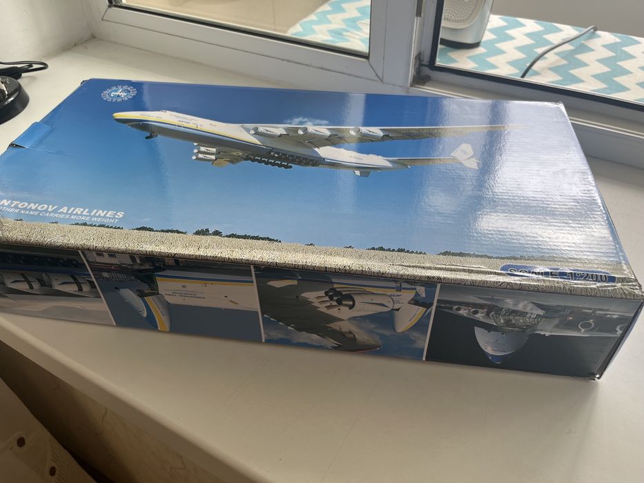 Продам модель самолета Ан 225 1:200