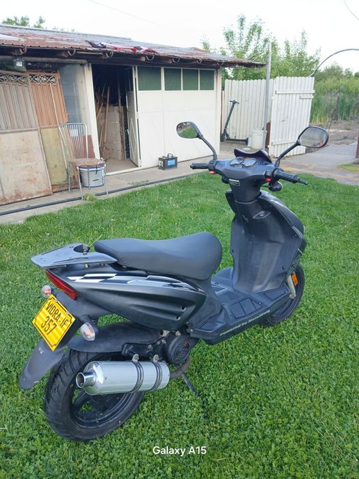 Scuter 2t timpi 49cc aproape nou 1900km      ( aprilia sr yamaha aerox piaggio runner gilera dna boatian rich keeway sym huawin kymco  )