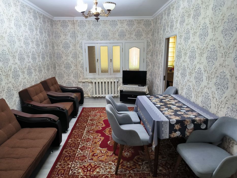 Юнусабад -15 2/1/4. Продается своя квартира. Метро Туркистон.
