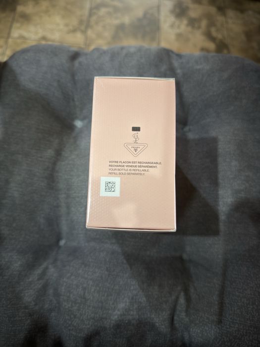 Prada Paradoxe sigilat