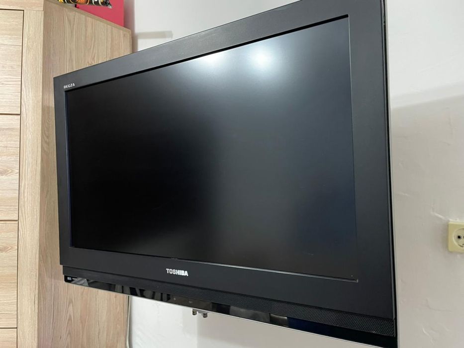 Телевизор, жағдайы жақсы. Істеп тұр