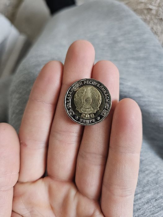 Продам монеты юбилейные