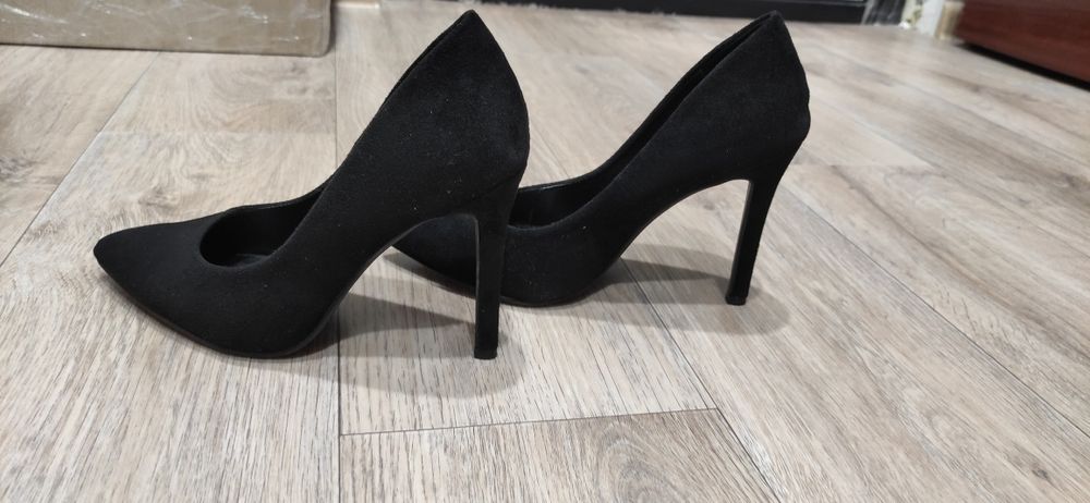 Продаю ИДЕАЛЬНЫЕ туфли-лодочки 36 размера