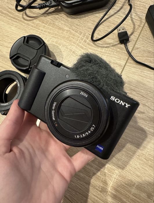 Sony zv1 влогинг камера + аксесоари