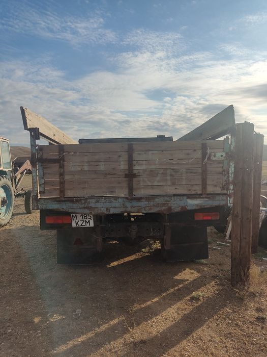 Продам зил130 бортовой