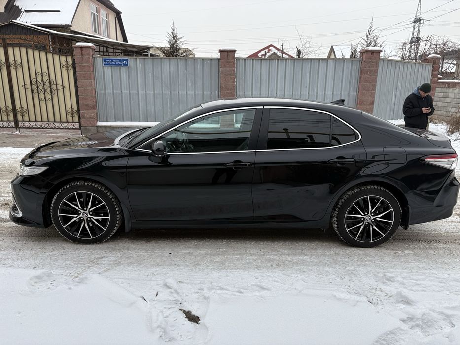 Toyota Camry 75 2021