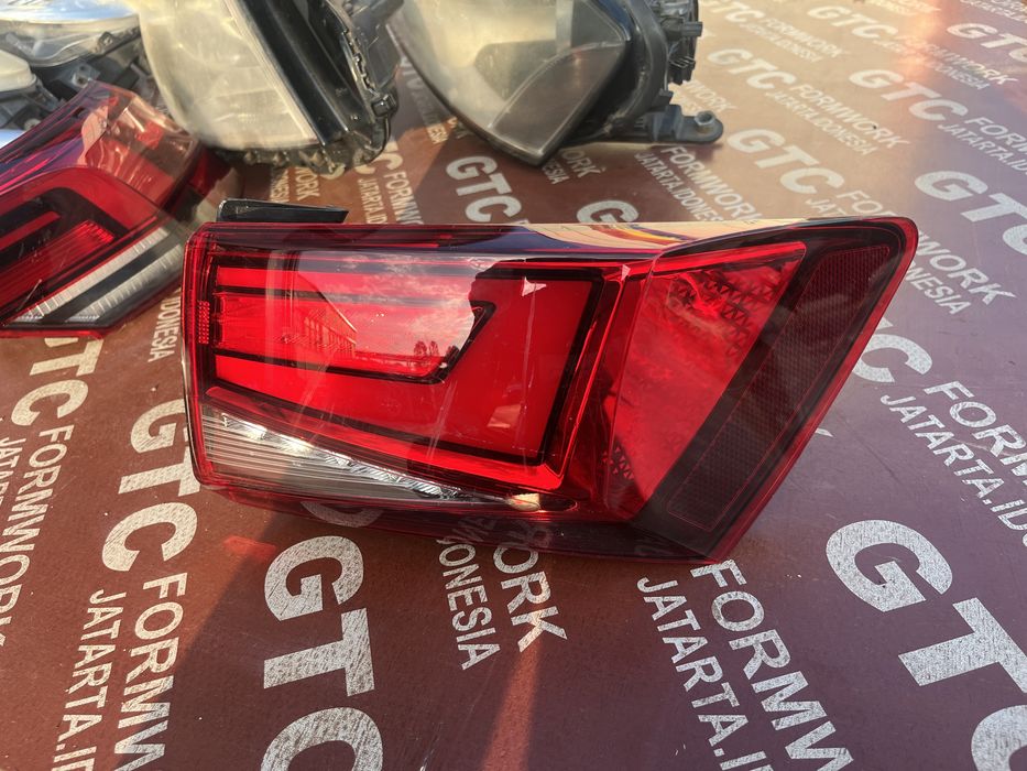 Стоп Seat Ateca Десен 2 бр ляв и десен