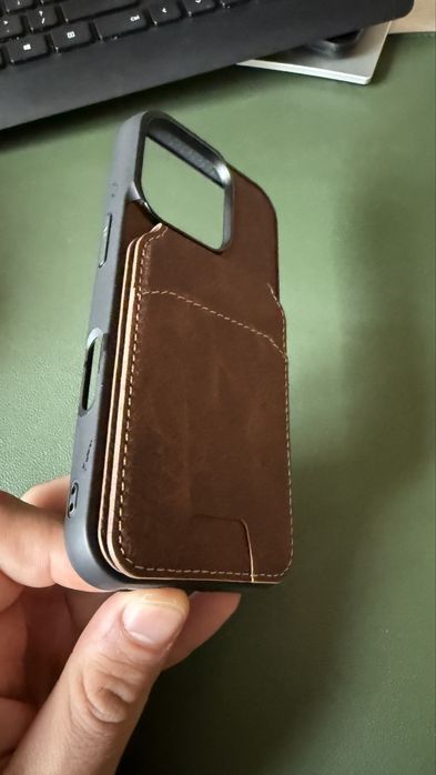 Husa iphone 16 pro cu protofel carduri