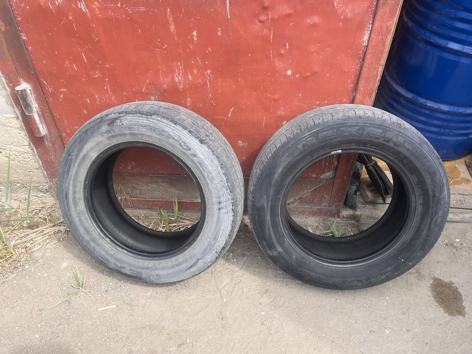Две покрышки на 16