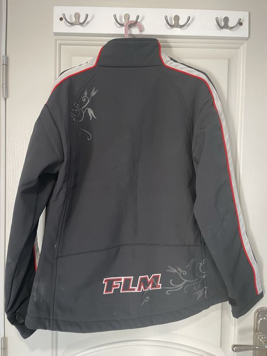 Дамско ветроустойчиво яке