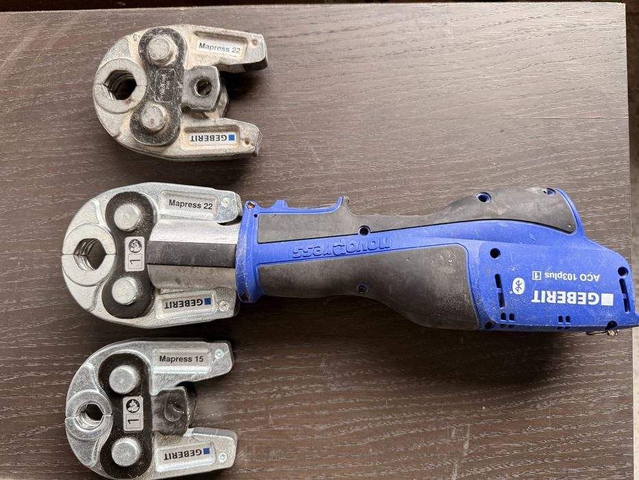 Mașină de presat Geberit Novopress