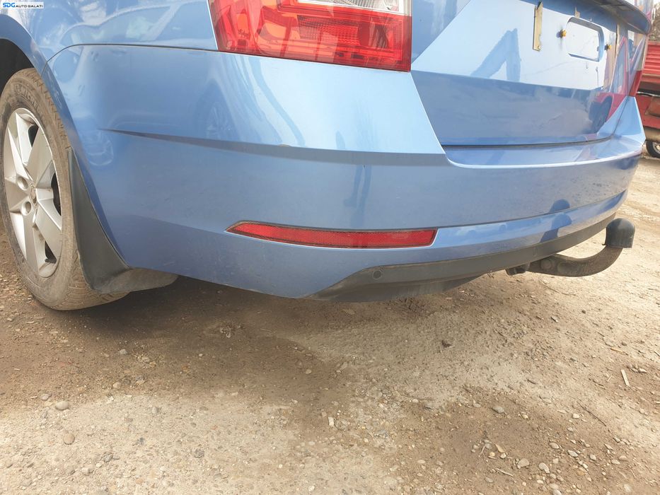 Bara Spoiler Spate cu Locas Senzori Parcare Skoda Octavia 3 FL Facelift Break Combi 2017 - 2020 Culoare LQ5X [K3562]