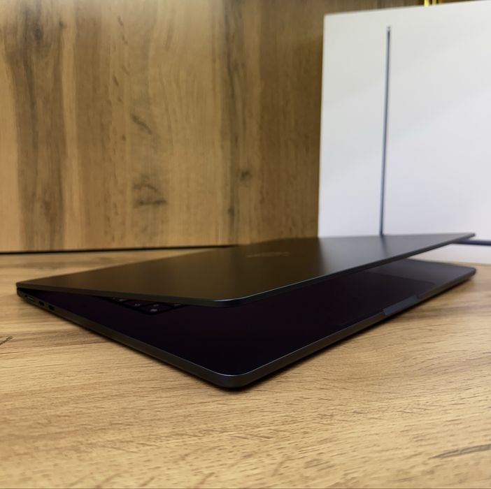 Macbook Air M3 15inch ёмкость 100% цикл 14