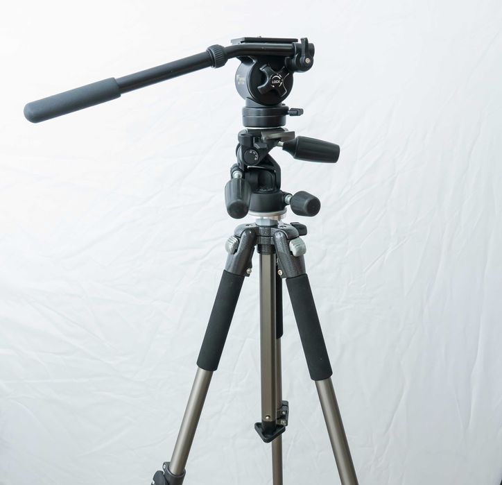 Camera video 4k Sony FDR-AX100E + trepied