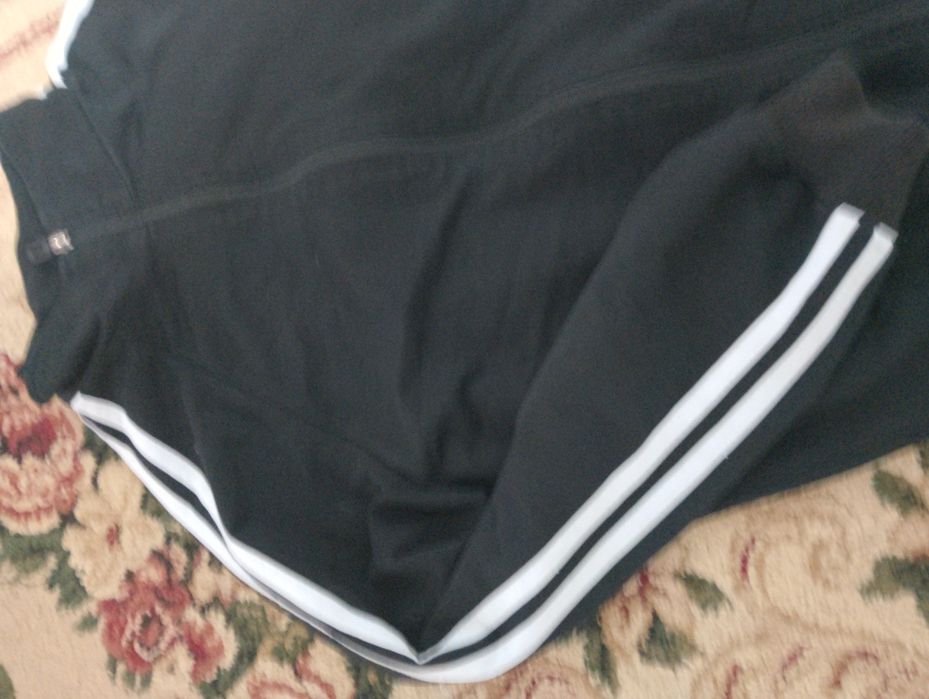 Продам спортивный костюм