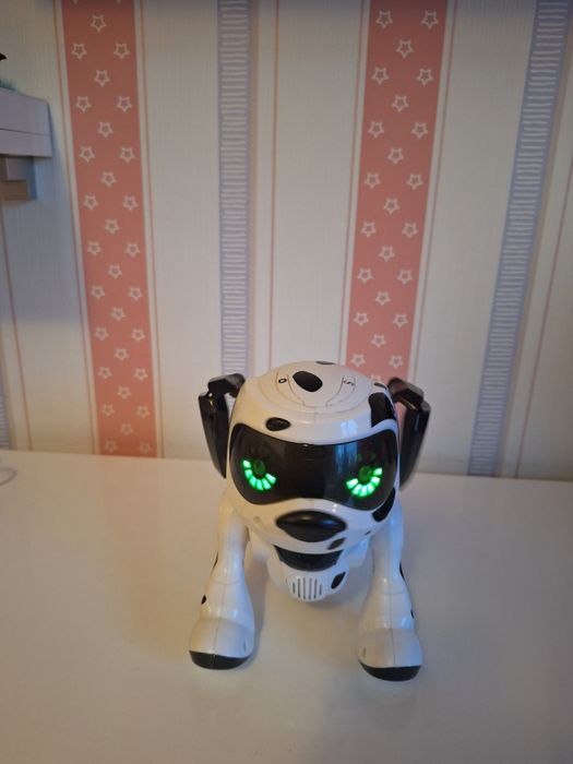 Интерактивно куче робот