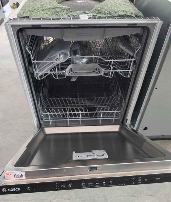 Bosch SMV25EX06F е напълно вградена съдомиялна машина 60 см от серия Bosch Serie 2